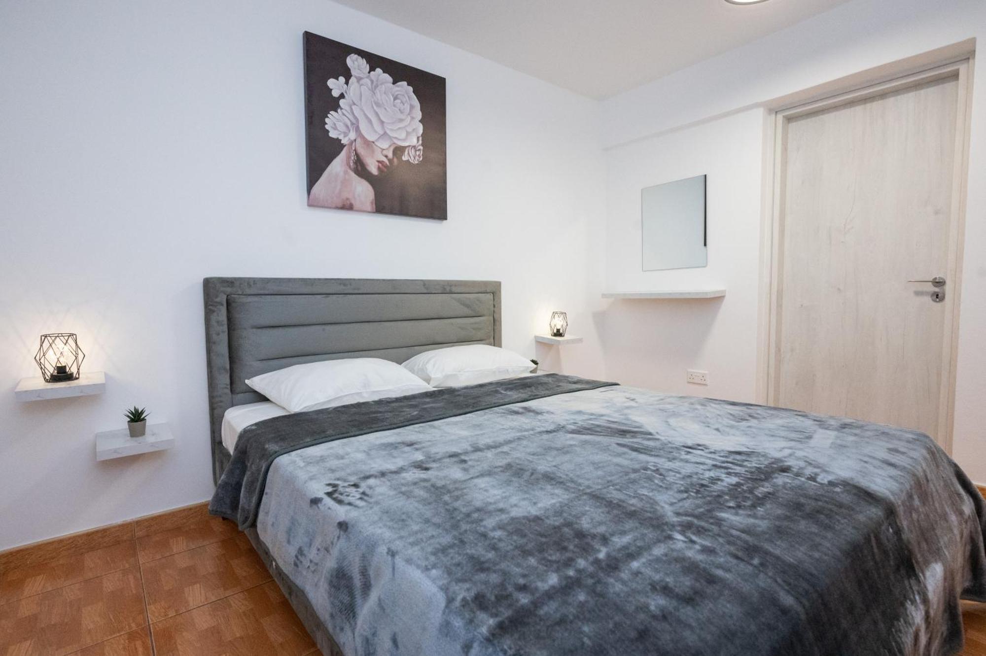 Napa Centrale Suites 아이아 나파 외부 사진