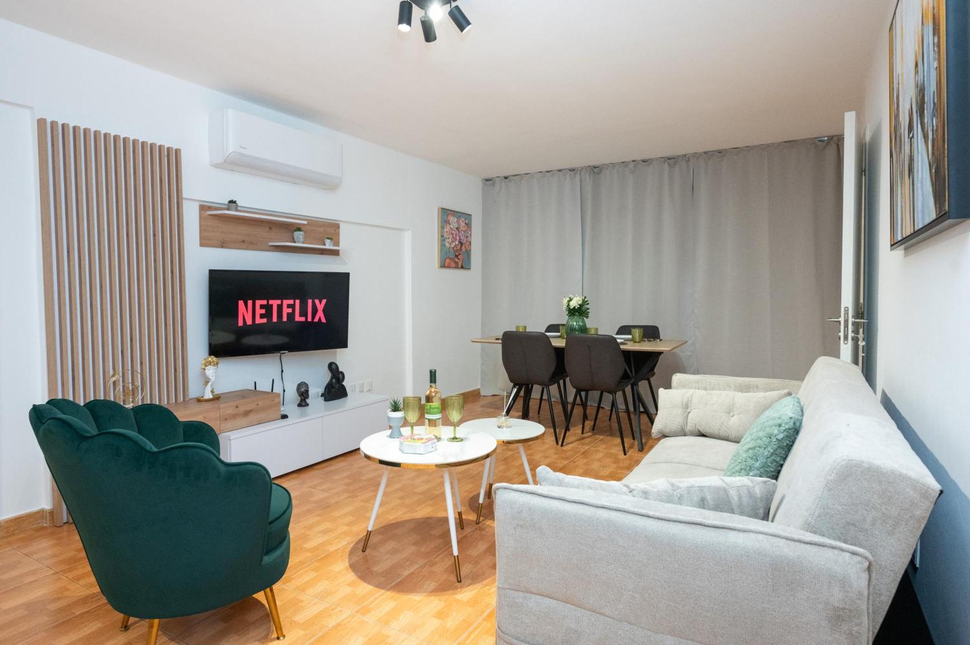 Napa Centrale Suites 아이아 나파 외부 사진