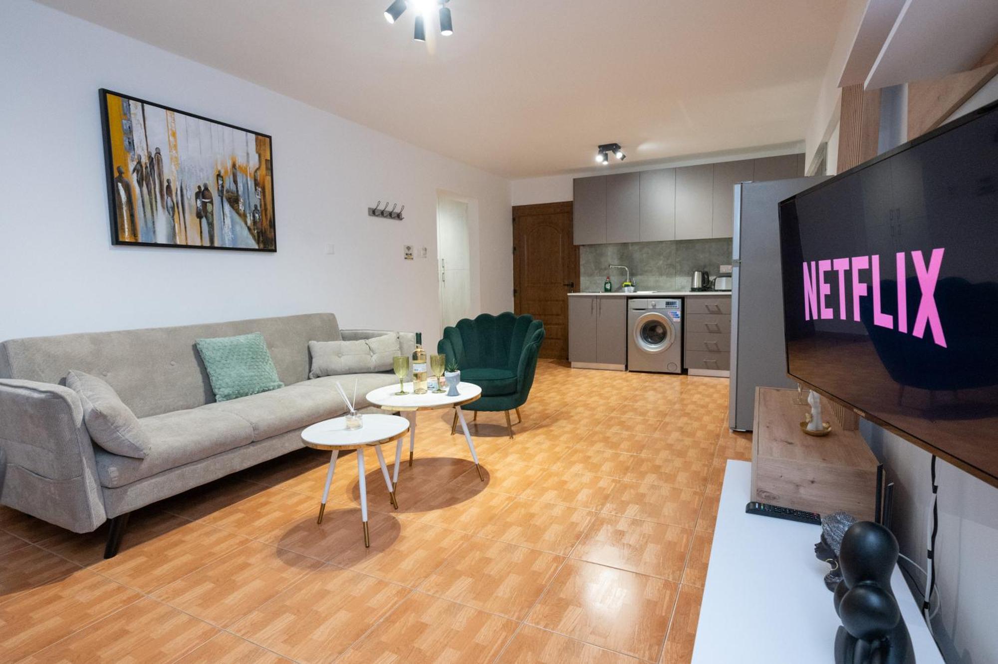 Napa Centrale Suites 아이아 나파 외부 사진