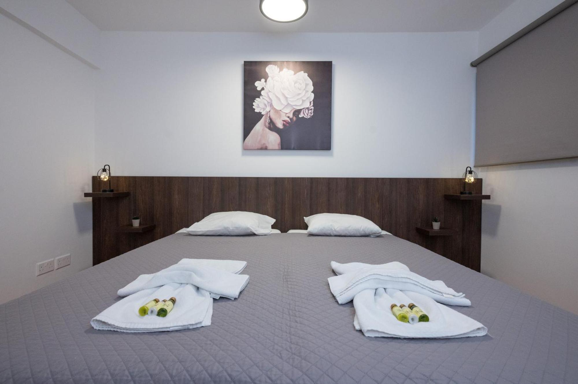 Napa Centrale Suites 아이아 나파 외부 사진