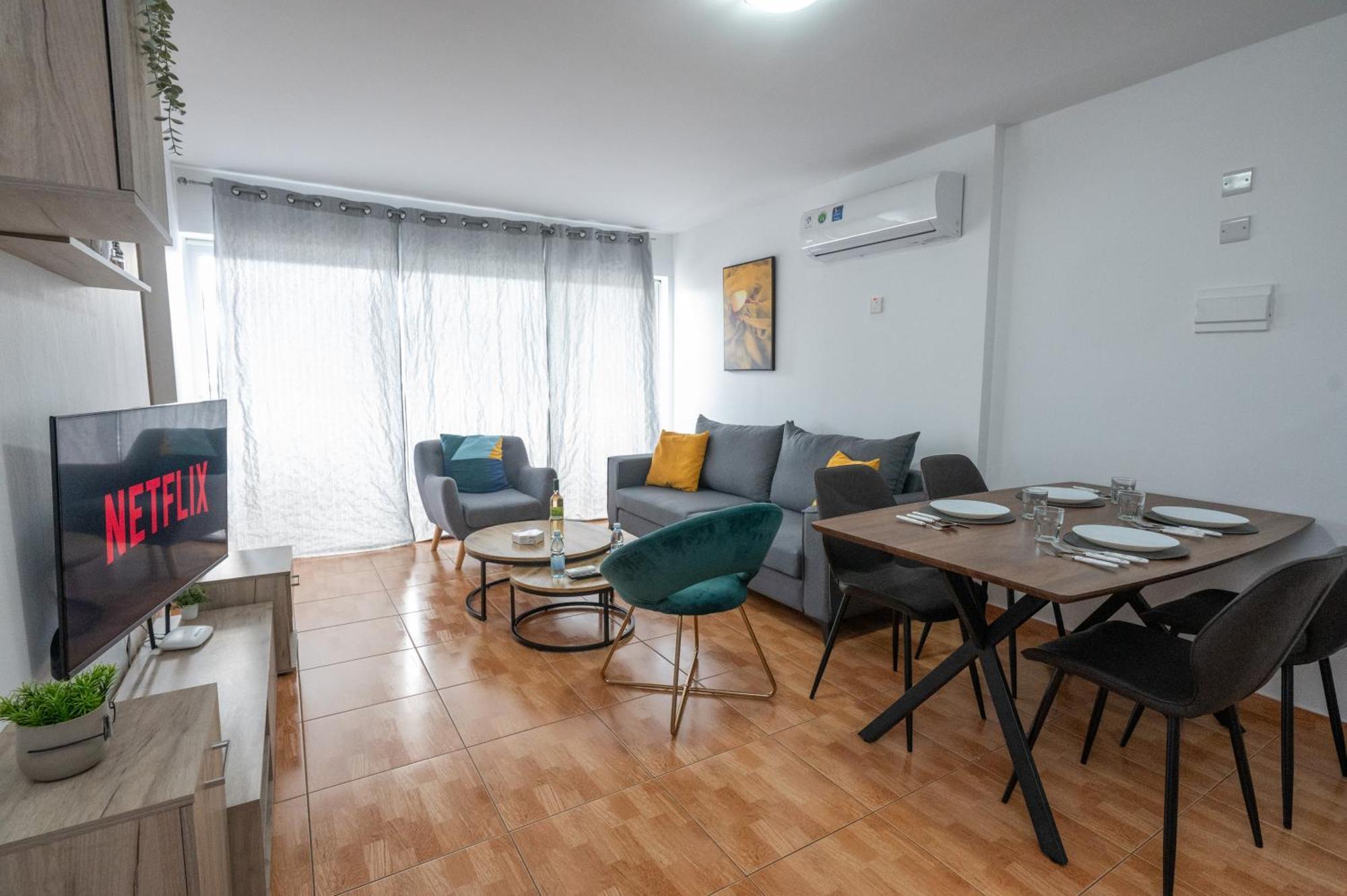 Napa Centrale Suites 아이아 나파 외부 사진