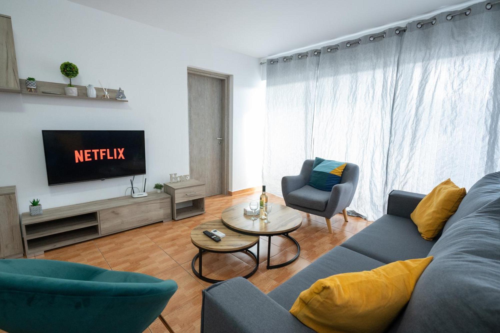 Napa Centrale Suites 아이아 나파 외부 사진