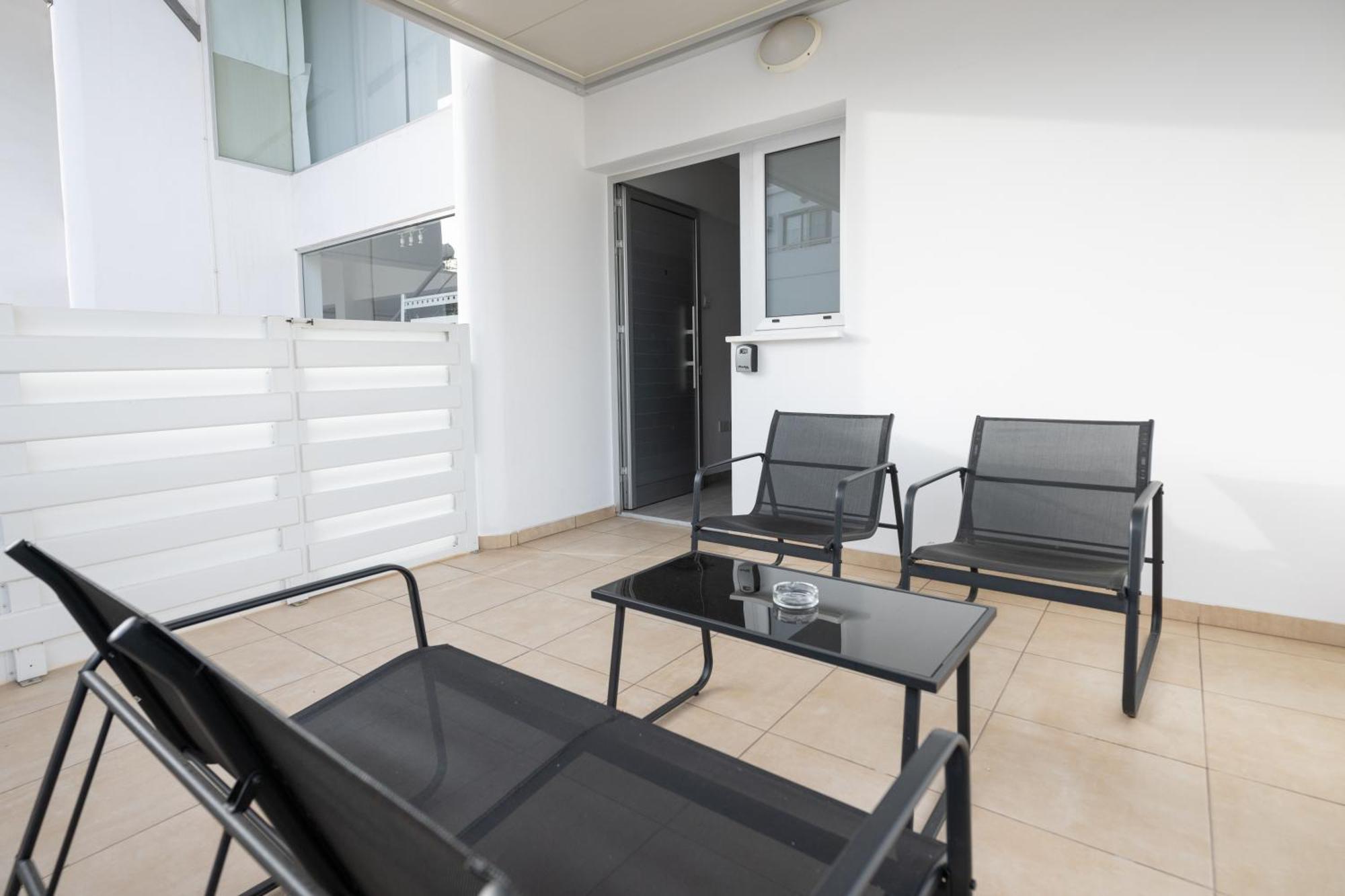 Napa Centrale Suites 아이아 나파 외부 사진