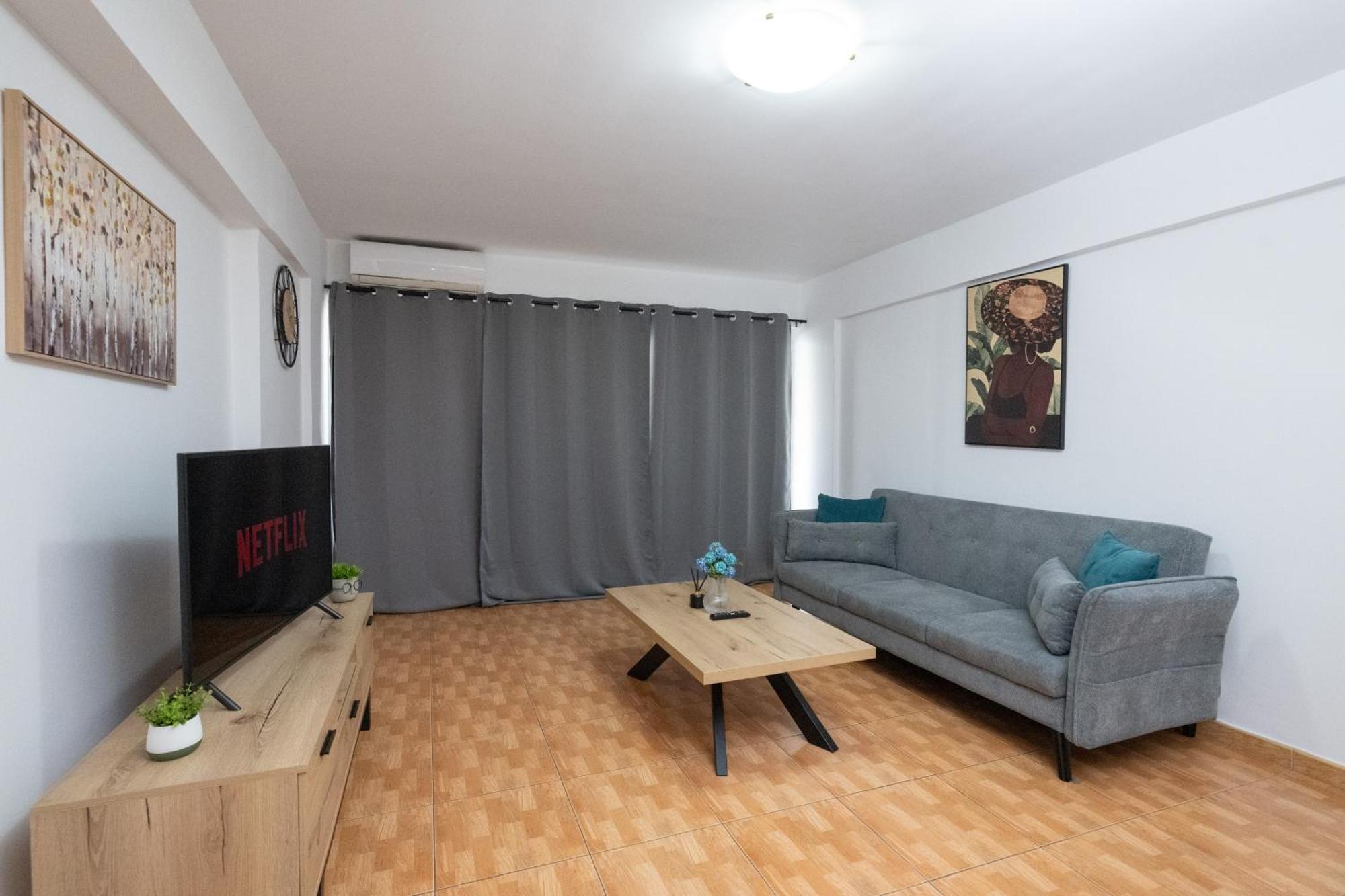 Napa Centrale Suites 아이아 나파 외부 사진