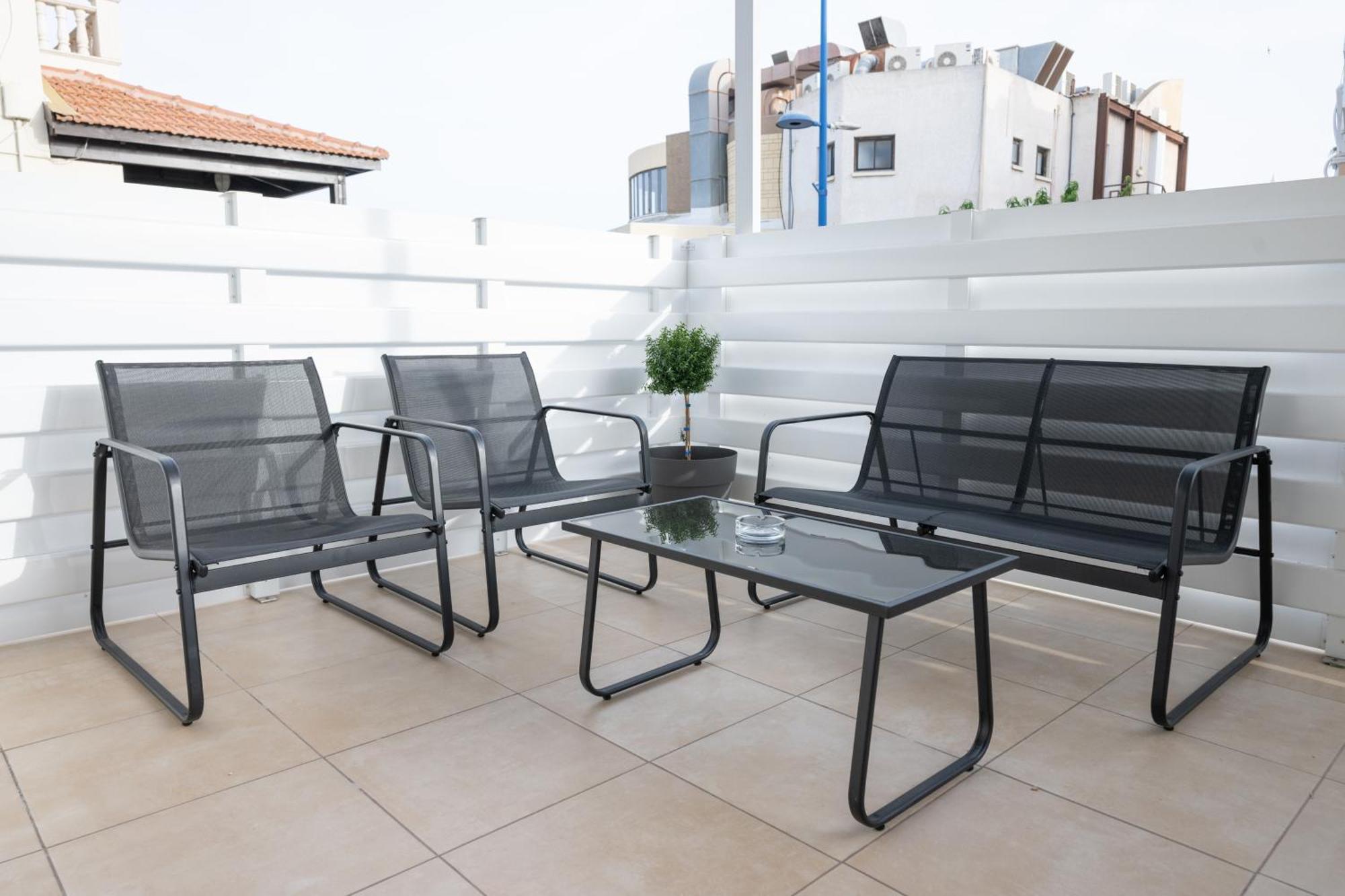 Napa Centrale Suites 아이아 나파 외부 사진