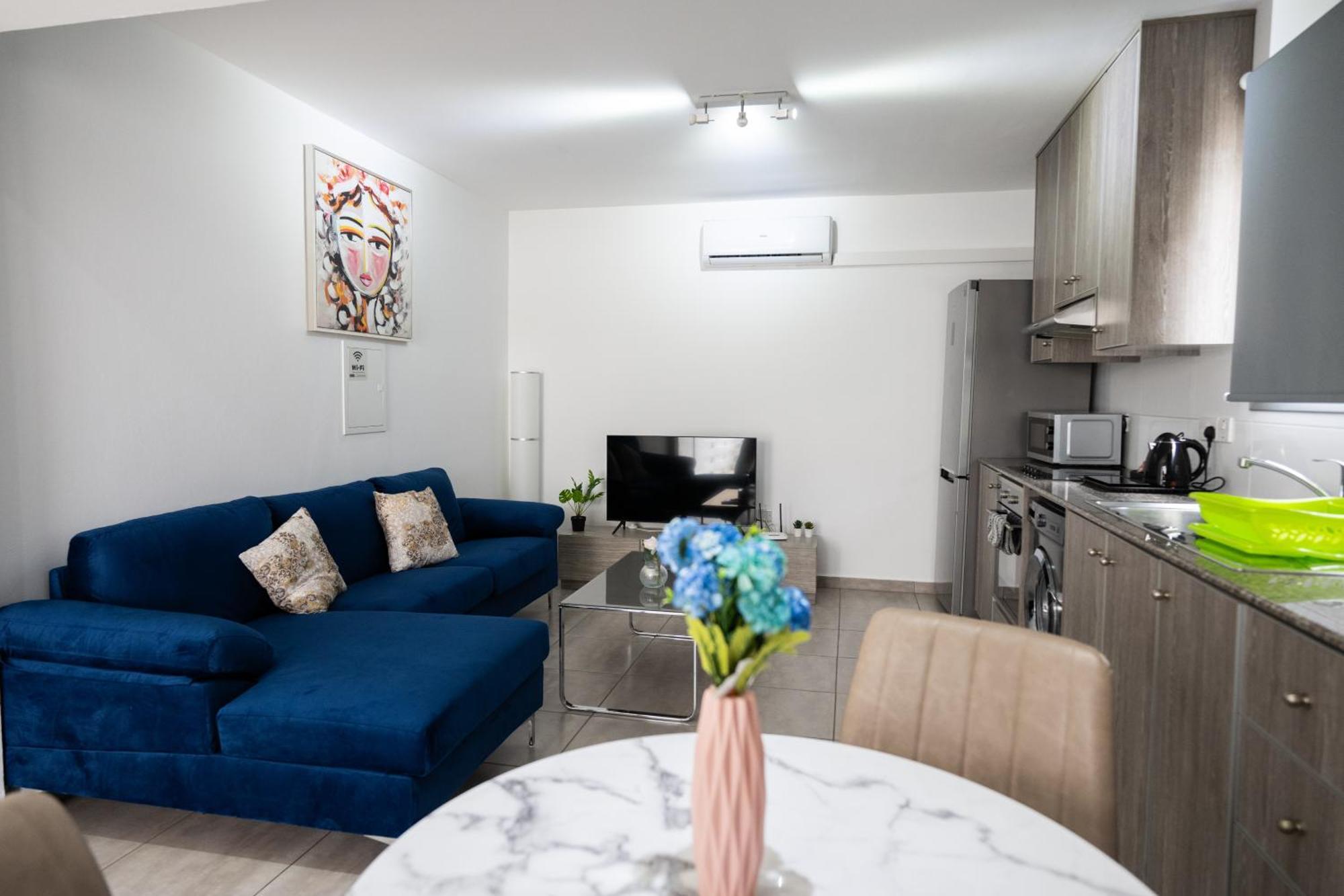 Napa Centrale Suites 아이아 나파 외부 사진