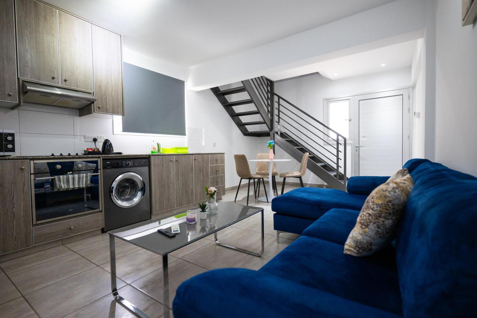 Napa Centrale Suites 아이아 나파 외부 사진