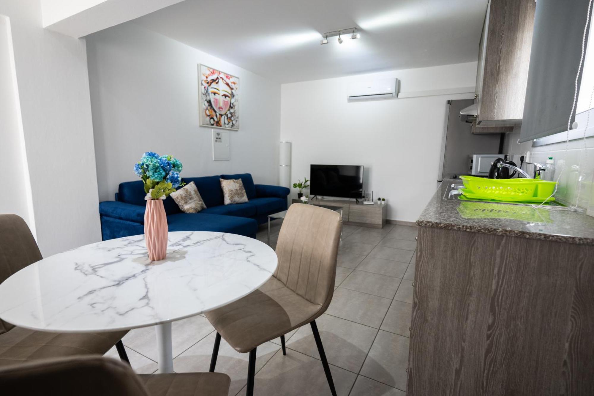 Napa Centrale Suites 아이아 나파 외부 사진