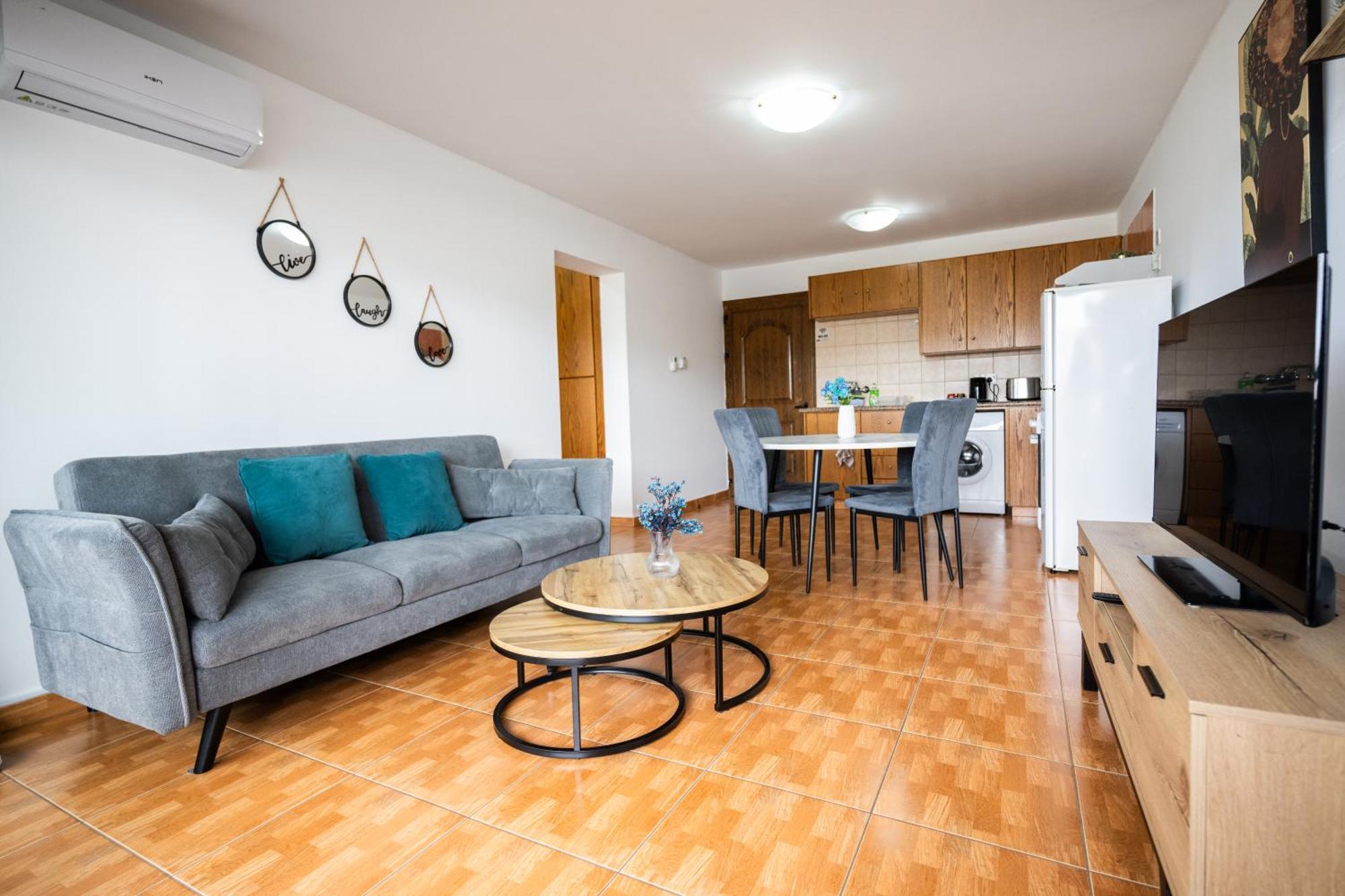 Napa Centrale Suites 아이아 나파 외부 사진