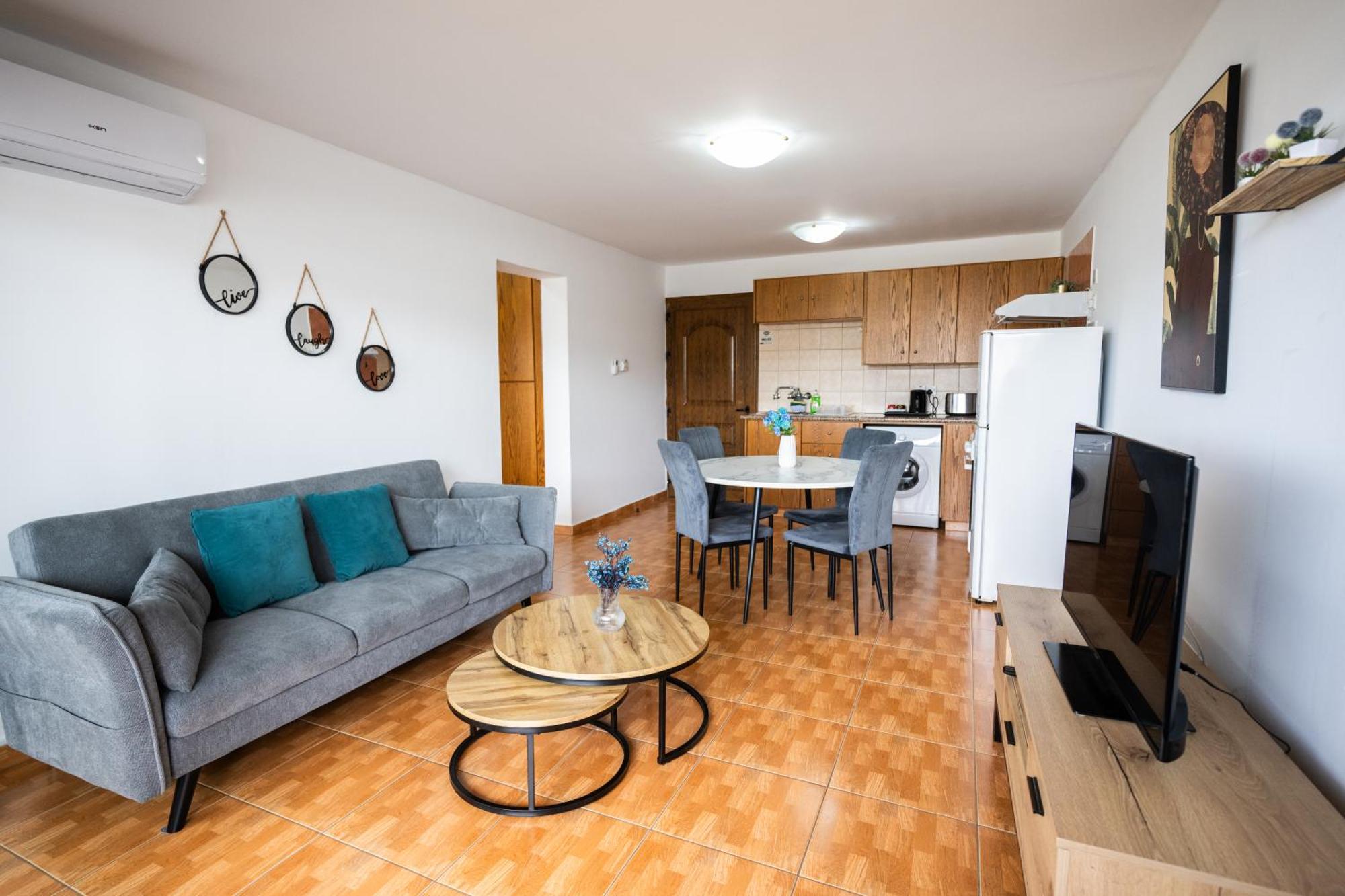 Napa Centrale Suites 아이아 나파 외부 사진