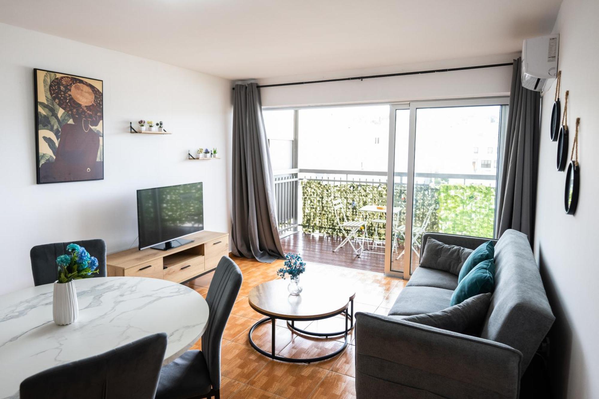 Napa Centrale Suites 아이아 나파 외부 사진