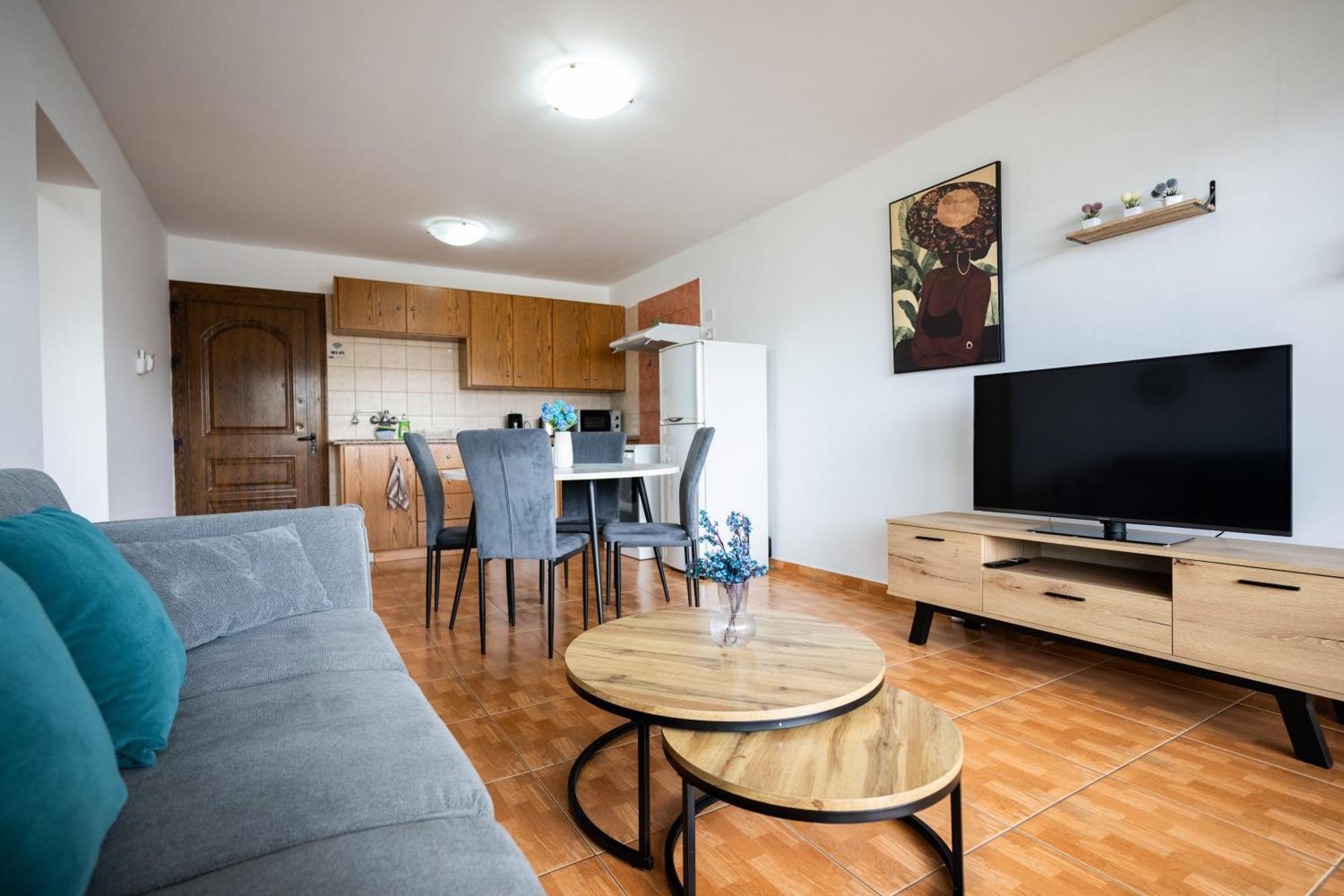 Napa Centrale Suites 아이아 나파 외부 사진