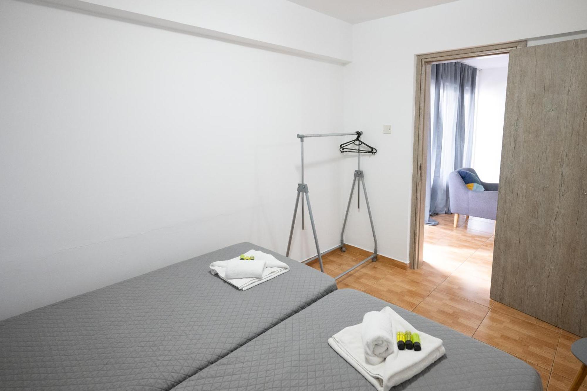 Napa Centrale Suites 아이아 나파 외부 사진